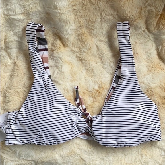 O’NEILL Reversible NOVA REVO BRALETTE BIKINI TOP - Picture 7 of 8